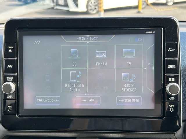三菱 ｅＫクロス G プラスエディション 千葉県 2021(令3)年 2.8万km サファイアブルーメタリック 純正9インチナビ/フルセグTV/Bluetooth/CD/DVD/バックカメラ/全方位カメラ/ドライブレコーダー/オートライト/LEDヘッドライト/プッシュスタートボタン/前席ヒートシーター/衝突被害軽減ブレーキ/車線逸脱警報/標識認識機能/横滑り防止装置/先行車発進お知らせ/ふらつき警報/ダウンヒルアシストコントロール/スペアキー×１/純正15インチアルミホイール/純正フロアマット