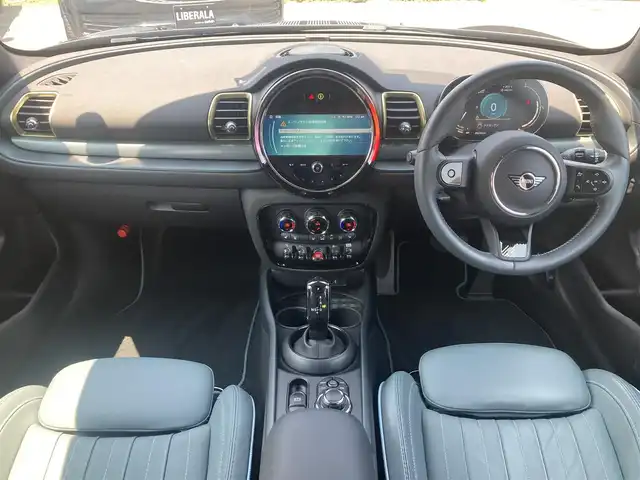 ＭＩＮＩ ＢＭＷ ミニ クラブマン クーパーD アントールドED 熊本県 2023(令5)年 1万km 黒 ・スマートキー/・プッシュスタート/・インテリジェントセーフティ/・PDC自動起動/・パーキングアシスト/・クルースコントロール/・グレー革スポーツシート/・前席シートヒーター /・純正ディスプレイオーディオ/　【Bluetooth・USB・AppleCarPlay】/・バックカメラ/・ETC/・ドライブレコーダー(前後録画)/・LEDヘッドランプ/・LEDフォグランプ/・UKテール/・純正マット