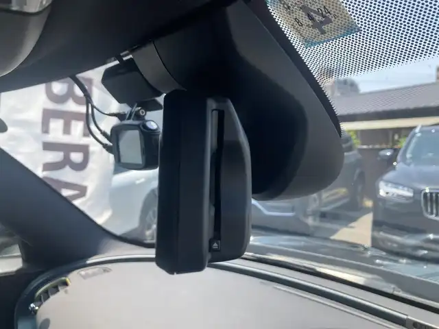 ＭＩＮＩ ＢＭＷ ミニ クラブマン クーパーD アントールドED 熊本県 2023(令5)年 1万km 黒 ・スマートキー/・プッシュスタート/・インテリジェントセーフティ/・PDC自動起動/・パーキングアシスト/・クルースコントロール/・グレー革スポーツシート/・前席シートヒーター /・純正ディスプレイオーディオ/　【Bluetooth・USB・AppleCarPlay】/・バックカメラ/・ETC/・ドライブレコーダー(前後録画)/・LEDヘッドランプ/・LEDフォグランプ/・UKテール/・純正マット