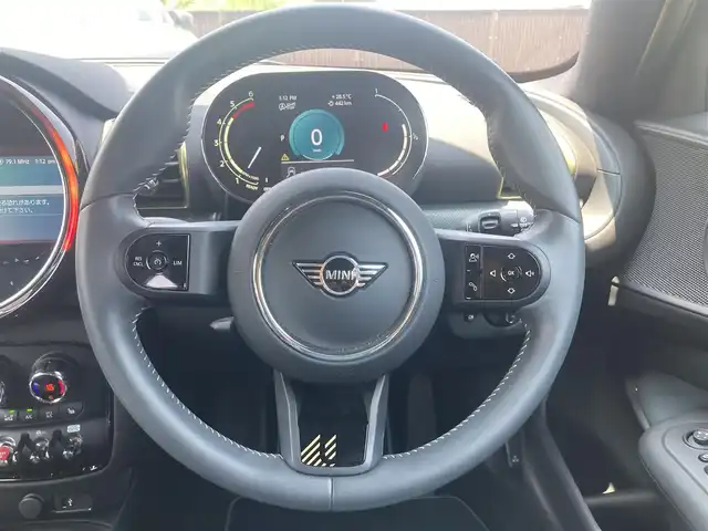 ＭＩＮＩ ＢＭＷ ミニ クラブマン クーパーD アントールドED 熊本県 2023(令5)年 1万km 黒 ・スマートキー/・プッシュスタート/・インテリジェントセーフティ/・PDC自動起動/・パーキングアシスト/・クルースコントロール/・グレー革スポーツシート/・前席シートヒーター /・純正ディスプレイオーディオ/　【Bluetooth・USB・AppleCarPlay】/・バックカメラ/・ETC/・ドライブレコーダー(前後録画)/・LEDヘッドランプ/・LEDフォグランプ/・UKテール/・純正マット