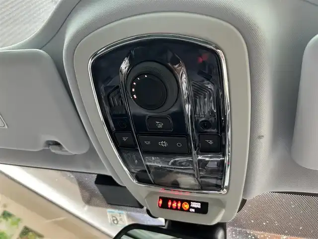 プジョー ５０８ SWグリフ 大阪府 2011(平23)年 6.6万km 黒 ガラスルーフ/HUD/黒革/パワーシート/シートヒーター/ナビ/TV/バックカメラ/純正17インチAW/HIDヘッドライト/クリアランスソナー/電動リアゲート/ETC
