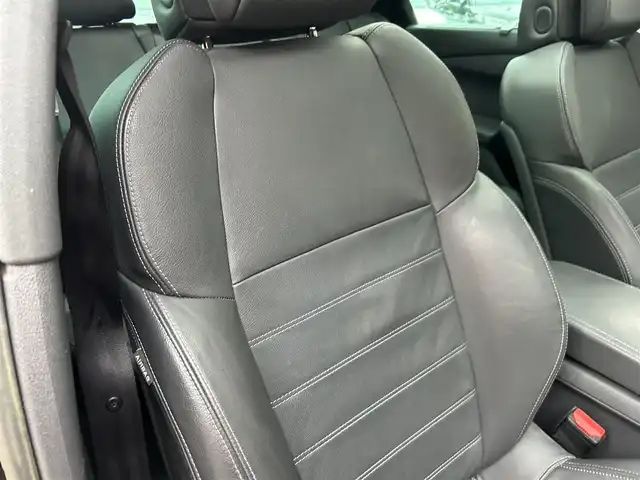 プジョー ５０８ SWグリフ 大阪府 2011(平23)年 6.6万km 黒 ガラスルーフ/HUD/黒革/パワーシート/シートヒーター/ナビ/TV/バックカメラ/純正17インチAW/HIDヘッドライト/クリアランスソナー/電動リアゲート/ETC