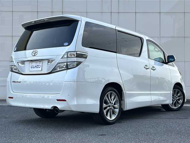 トヨタ ヴェルファイア 2．4Z プラチナセレクションⅡ 埼玉県 2011(平23)年 8.2万km ホワイトパールクリスタルシャイン (株)IDOMが運営する【じしゃロン熊谷店】の自社ローン専用車両になりますこちらは現金またはオートローンご利用時の価格です。自社ローンご希望の方は別途その旨お申付け下さい/社外ナビ　CN-HDS625D/　CD/DVD/ワンセグ/両側パワースライドドア/パワーバックドア/バックカメラ/ビルトインETC/純正フロアマット/純正18インチAW/スマートキー/プッシュスタート