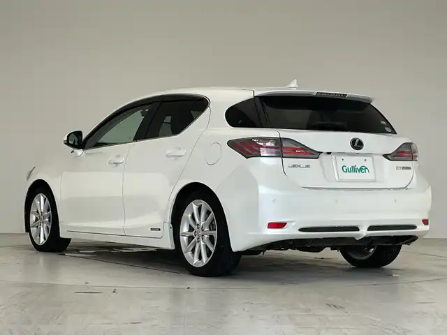 レクサス ＣＴ 200h バージョンC 愛知県 2013(平25)年 6.5万km ホワイトパールクリスタルシャイン 純正ナビ/バックカメラ/コーナーセンサー/パドルシフト/ドライブレコーダー/電動コーナーポール/純正アルミホイール/ステアリングスイッチ/スマートキー/プッシュスタート