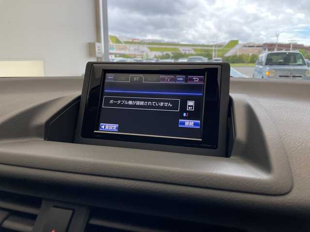レクサス ＣＴ 200h バージョンC 愛知県 2013(平25)年 6.5万km ホワイトパールクリスタルシャイン 純正ナビ/バックカメラ/コーナーセンサー/パドルシフト/ドライブレコーダー/電動コーナーポール/純正アルミホイール/ステアリングスイッチ/スマートキー/プッシュスタート