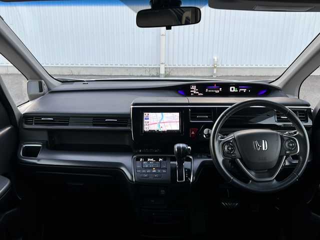 ホンダ ステップワゴン 愛媛県 2019(令1)年 8.8万km プラチナホワイトパール ホンダセンシング/フリップダウンモニター/SDナビ/BT/CD/DVD/フルセグTV/ハーフレザーシート/衝突被害軽減システム/両側パワースライドドア/バックカメラ/追従クルコン/パドルシフト/純正フロアマット/純正アルミホイール/スマートキー/WAC/LEDヘッドライト/オートライト