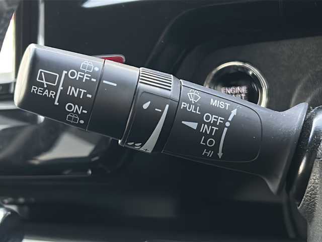 ホンダ ステップワゴン 愛媛県 2019(令1)年 8.8万km プラチナホワイトパール ホンダセンシング/フリップダウンモニター/SDナビ/BT/CD/DVD/フルセグTV/ハーフレザーシート/衝突被害軽減システム/両側パワースライドドア/バックカメラ/追従クルコン/パドルシフト/純正フロアマット/純正アルミホイール/スマートキー/WAC/LEDヘッドライト/オートライト