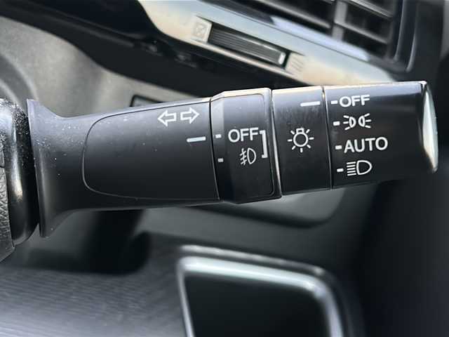 ホンダ ステップワゴン 愛媛県 2019(令1)年 8.8万km プラチナホワイトパール ホンダセンシング/フリップダウンモニター/SDナビ/BT/CD/DVD/フルセグTV/ハーフレザーシート/衝突被害軽減システム/両側パワースライドドア/バックカメラ/追従クルコン/パドルシフト/純正フロアマット/純正アルミホイール/スマートキー/WAC/LEDヘッドライト/オートライト