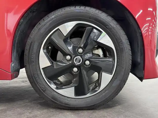 日産 ルークス HWS X プロパイロットED 三重県 2020(令2)年 2.4万km スパークリングレッド/ブラック S-HYBRID/FF/インパネCVT/純正 9インチナビ MM319D-L/（iPod/SD/FM/AM/TV/USB/CD/DVD/Bluetooth/MUSIC STOCKER/VTR/AUX）/アラウンドビューモニター/両側ハンズフリーオートスライドドア/ドライブレコーダー 前方/ビルトイン ETC/安全/●インテリジェントエマージェンシーブレーキ/●車線逸脱警報（LDW）/●車線逸脱防止支援（インテリジェントLI）/●ふらつき警報（インテリジェントDA）/●プロパイロット/●先行車発進お知らせ/●標識表示機能（最高速度・進入禁止）/●フロント＆バックソナー/など/装備/●オートエアコン/●電子パーキングブレーキ＆ブレーキホールド/●オートライト/●LEDヘッドライト＆フロントフォグライト/●ハイビームアシスト/●ステアリングスイッチ/●純正14inAW/●助手席肩口リクライニングレバー/●プッシュスタート/●インテリジェントキーx2/など