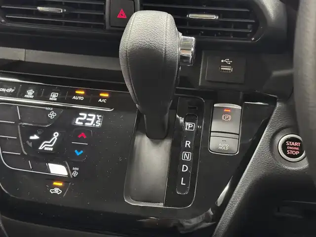 日産 ルークス HWS X プロパイロットED 三重県 2020(令2)年 2.4万km スパークリングレッド/ブラック S-HYBRID/FF/インパネCVT/純正 9インチナビ MM319D-L/（iPod/SD/FM/AM/TV/USB/CD/DVD/Bluetooth/MUSIC STOCKER/VTR/AUX）/アラウンドビューモニター/両側ハンズフリーオートスライドドア/ドライブレコーダー 前方/ビルトイン ETC/安全/●インテリジェントエマージェンシーブレーキ/●車線逸脱警報（LDW）/●車線逸脱防止支援（インテリジェントLI）/●ふらつき警報（インテリジェントDA）/●プロパイロット/●先行車発進お知らせ/●標識表示機能（最高速度・進入禁止）/●フロント＆バックソナー/など/装備/●オートエアコン/●電子パーキングブレーキ＆ブレーキホールド/●オートライト/●LEDヘッドライト＆フロントフォグライト/●ハイビームアシスト/●ステアリングスイッチ/●純正14inAW/●助手席肩口リクライニングレバー/●プッシュスタート/●インテリジェントキーx2/など