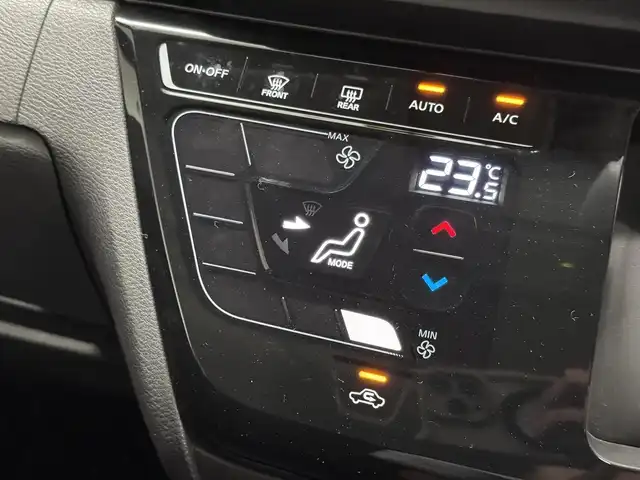 日産 ルークス HWS X プロパイロットED 三重県 2020(令2)年 2.4万km スパークリングレッド/ブラック S-HYBRID/FF/インパネCVT/純正 9インチナビ MM319D-L/（iPod/SD/FM/AM/TV/USB/CD/DVD/Bluetooth/MUSIC STOCKER/VTR/AUX）/アラウンドビューモニター/両側ハンズフリーオートスライドドア/ドライブレコーダー 前方/ビルトイン ETC/安全/●インテリジェントエマージェンシーブレーキ/●車線逸脱警報（LDW）/●車線逸脱防止支援（インテリジェントLI）/●ふらつき警報（インテリジェントDA）/●プロパイロット/●先行車発進お知らせ/●標識表示機能（最高速度・進入禁止）/●フロント＆バックソナー/など/装備/●オートエアコン/●電子パーキングブレーキ＆ブレーキホールド/●オートライト/●LEDヘッドライト＆フロントフォグライト/●ハイビームアシスト/●ステアリングスイッチ/●純正14inAW/●助手席肩口リクライニングレバー/●プッシュスタート/●インテリジェントキーx2/など
