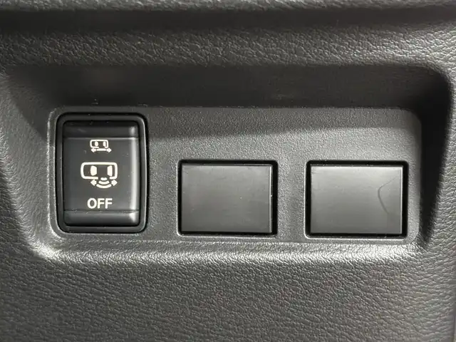日産 ルークス HWS X プロパイロットED 三重県 2020(令2)年 2.4万km スパークリングレッド/ブラック S-HYBRID/FF/インパネCVT/純正 9インチナビ MM319D-L/（iPod/SD/FM/AM/TV/USB/CD/DVD/Bluetooth/MUSIC STOCKER/VTR/AUX）/アラウンドビューモニター/両側ハンズフリーオートスライドドア/ドライブレコーダー 前方/ビルトイン ETC/安全/●インテリジェントエマージェンシーブレーキ/●車線逸脱警報（LDW）/●車線逸脱防止支援（インテリジェントLI）/●ふらつき警報（インテリジェントDA）/●プロパイロット/●先行車発進お知らせ/●標識表示機能（最高速度・進入禁止）/●フロント＆バックソナー/など/装備/●オートエアコン/●電子パーキングブレーキ＆ブレーキホールド/●オートライト/●LEDヘッドライト＆フロントフォグライト/●ハイビームアシスト/●ステアリングスイッチ/●純正14inAW/●助手席肩口リクライニングレバー/●プッシュスタート/●インテリジェントキーx2/など