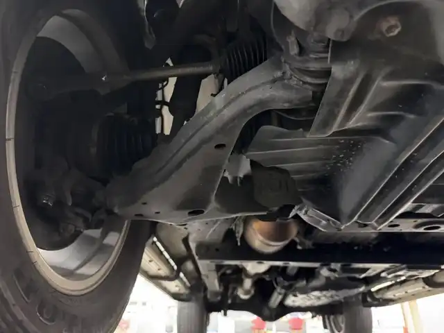 トヨタ ハイラックス Z ブラックラリーエディション 三重県 2019(平31)年 6.2万km スーパーホワイトⅡ ディーゼル・ターボ/パートタイム4WD/MTモード付フロア6AT/純正 7インチナビ NSZT-W68T/（AM/FM/CD/DVD/TV/SD/SDREC/Bluetooth）/バックガイドモニター/ETC2.0/Toyota Safety Sense/●プリクラッシュセーフティ/●レーンディパーチャーアラート/・ダウンヒルアシストコントロール［DAC］/・ヒルスタートアシストコントロール［HAC］/・EBD（電子制動力配分制御）付ABS＆ブレーキアシスト/・VSC＆TRC/・緊急ブレーキシグナル/装備/●【DOP】ユーティリティパッケージB/●ソフトトノカバー/●ベッドライナー/・クルーズコントロール/・オートエアコン/・プッシュスタート/・オートライト/・LEDヘッドランプ/・フロント＆リヤフォグランプ/・ブラックラリーED専用 18inAW（ブラック塗装）＋ホワイトレタータイヤ/・スマートキーx2、リモコンエンジンスターターx1/・純正フロントグリルあり/・保/取