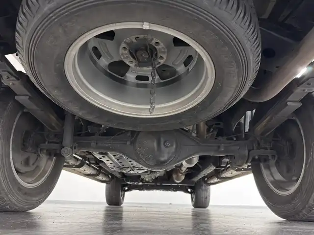 トヨタ ハイラックス Z ブラックラリーエディション 三重県 2019(平31)年 6.2万km スーパーホワイトⅡ ディーゼル・ターボ/パートタイム4WD/MTモード付フロア6AT/純正 7インチナビ NSZT-W68T/（AM/FM/CD/DVD/TV/SD/SDREC/Bluetooth）/バックガイドモニター/ETC2.0/Toyota Safety Sense/●プリクラッシュセーフティ/●レーンディパーチャーアラート/・ダウンヒルアシストコントロール［DAC］/・ヒルスタートアシストコントロール［HAC］/・EBD（電子制動力配分制御）付ABS＆ブレーキアシスト/・VSC＆TRC/・緊急ブレーキシグナル/装備/●【DOP】ユーティリティパッケージB/●ソフトトノカバー/●ベッドライナー/・クルーズコントロール/・オートエアコン/・プッシュスタート/・オートライト/・LEDヘッドランプ/・フロント＆リヤフォグランプ/・ブラックラリーED専用 18inAW（ブラック塗装）＋ホワイトレタータイヤ/・スマートキーx2、リモコンエンジンスターターx1/・純正フロントグリルあり/・保/取