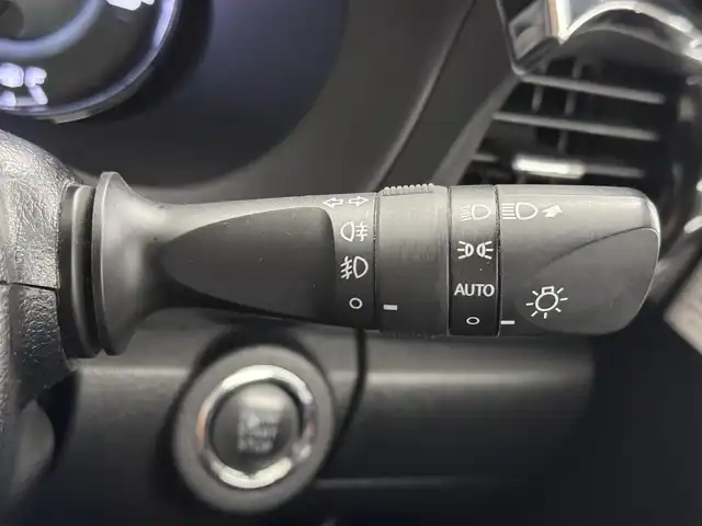 トヨタ ハイラックス Z ブラックラリーエディション 三重県 2019(平31)年 6.2万km スーパーホワイトⅡ ディーゼル・ターボ/パートタイム4WD/MTモード付フロア6AT/純正 7インチナビ NSZT-W68T/（AM/FM/CD/DVD/TV/SD/SDREC/Bluetooth）/バックガイドモニター/ETC2.0/Toyota Safety Sense/●プリクラッシュセーフティ/●レーンディパーチャーアラート/・ダウンヒルアシストコントロール［DAC］/・ヒルスタートアシストコントロール［HAC］/・EBD（電子制動力配分制御）付ABS＆ブレーキアシスト/・VSC＆TRC/・緊急ブレーキシグナル/装備/●【DOP】ユーティリティパッケージB/●ソフトトノカバー/●ベッドライナー/・クルーズコントロール/・オートエアコン/・プッシュスタート/・オートライト/・LEDヘッドランプ/・フロント＆リヤフォグランプ/・ブラックラリーED専用 18inAW（ブラック塗装）＋ホワイトレタータイヤ/・スマートキーx2、リモコンエンジンスターターx1/・純正フロントグリルあり/・保/取