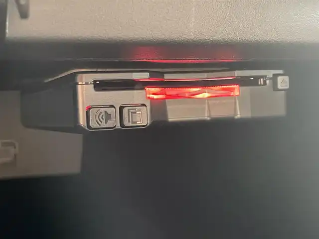 シトロエン ベルランゴ シャイン 高知県 2022(令4)年 6.2万km 白 純正ディスプレイオーディオ/　【ＢＴ／ＣａｒＰｌａｙ／ＤＴＶ】/パノラマガラスルーフ/アクティブセーフティブレーキ/クルーズコントロール/レーンアシスト/インテリジェントハイビーム/ストップ＆スタート/パーキングセンサー/ブラインドスポットモニター/タイヤ空気圧警告/トラクションコントロール