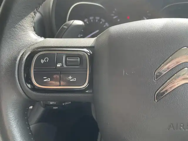 シトロエン ベルランゴ シャイン 高知県 2022(令4)年 6.2万km 白 純正ディスプレイオーディオ/　【ＢＴ／ＣａｒＰｌａｙ／ＤＴＶ】/パノラマガラスルーフ/アクティブセーフティブレーキ/クルーズコントロール/レーンアシスト/インテリジェントハイビーム/ストップ＆スタート/パーキングセンサー/ブラインドスポットモニター/タイヤ空気圧警告/トラクションコントロール