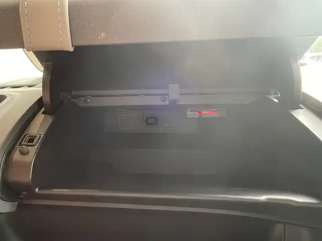 シトロエン ベルランゴ シャイン 高知県 2022(令4)年 6.2万km 白 純正ディスプレイオーディオ/　【ＢＴ／ＣａｒＰｌａｙ／ＤＴＶ】/パノラマガラスルーフ/アクティブセーフティブレーキ/クルーズコントロール/レーンアシスト/インテリジェントハイビーム/ストップ＆スタート/パーキングセンサー/ブラインドスポットモニター/タイヤ空気圧警告/トラクションコントロール