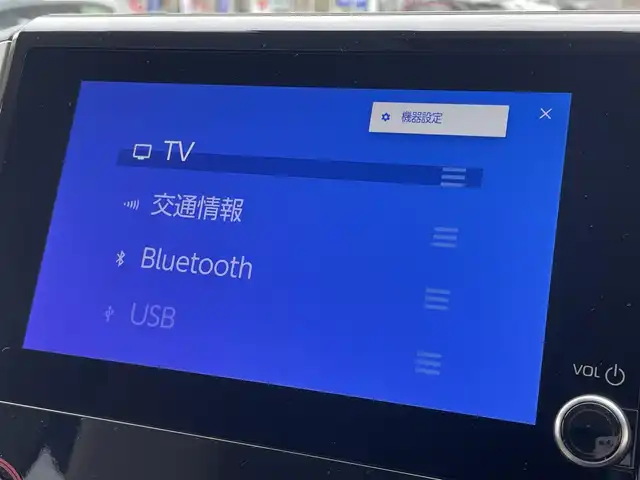 トヨタ グランエース プレミアム 大阪府 2024(令6)年 0.5万km ホワイトパールクリスタルシャイン ワンオーナー/純正ナビ/BT/USB/フルセグTV/360度カメラ/純正フリップダウンモニター/前後室内ドライブレコーダー(TZ-DR301)/ベージュレザーシート/前席パワーシート/２列目電動リクライニング/全席シートヒーター/オットマン/後席ロールサンシェード/両側パワースライドドア/追従機能付きクルーズコントロール/レーンキープアシスト/ブラインドスポットモニター/前後コーナーセンサー/LEDヘッドライト/フロントフォグ/オートハイビーム/ヘッドライトウォッシャー/純正フロアマット/純正17インチAW/スペアキー/ETC2.0