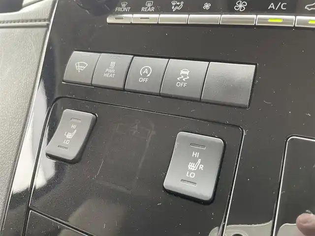 トヨタ グランエース プレミアム 大阪府 2024(令6)年 0.5万km ホワイトパールクリスタルシャイン ワンオーナー/純正ナビ/BT/USB/フルセグTV/360度カメラ/純正フリップダウンモニター/前後室内ドライブレコーダー(TZ-DR301)/ベージュレザーシート/前席パワーシート/２列目電動リクライニング/全席シートヒーター/オットマン/後席ロールサンシェード/両側パワースライドドア/追従機能付きクルーズコントロール/レーンキープアシスト/ブラインドスポットモニター/前後コーナーセンサー/LEDヘッドライト/フロントフォグ/オートハイビーム/ヘッドライトウォッシャー/純正フロアマット/純正17インチAW/スペアキー/ETC2.0