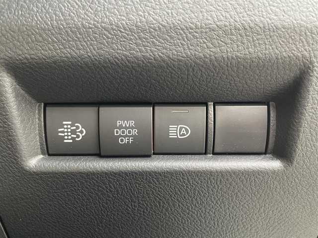 トヨタ グランエース プレミアム 大阪府 2024(令6)年 0.5万km ホワイトパールクリスタルシャイン ワンオーナー/純正ナビ/BT/USB/フルセグTV/360度カメラ/純正フリップダウンモニター/前後室内ドライブレコーダー(TZ-DR301)/ベージュレザーシート/前席パワーシート/２列目電動リクライニング/全席シートヒーター/オットマン/後席ロールサンシェード/両側パワースライドドア/追従機能付きクルーズコントロール/レーンキープアシスト/ブラインドスポットモニター/前後コーナーセンサー/LEDヘッドライト/フロントフォグ/オートハイビーム/ヘッドライトウォッシャー/純正フロアマット/純正17インチAW/スペアキー/ETC2.0