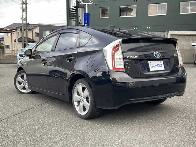トヨタ プリウス G ツーリングセレ レザーパック 福井県 2013(平25)年 9.5万km ブラック (株)IDOMが運営する【じしゃロン福井店】の自社ローン対象車両になります。こちらは現金またはオートローンご利用時の価格です。自社ローンご希望の方は別途その旨お申付け下さい/純正ナビ（BT接続可・HDMI）/フルセグテレビ/バックカメラ/プリクラッシュセーフティ/レーダークルーズコントロール/ビルトインETC/パワーシート（D席・N席）/シートヒーター（D席・N席）/LEDヘッドライト