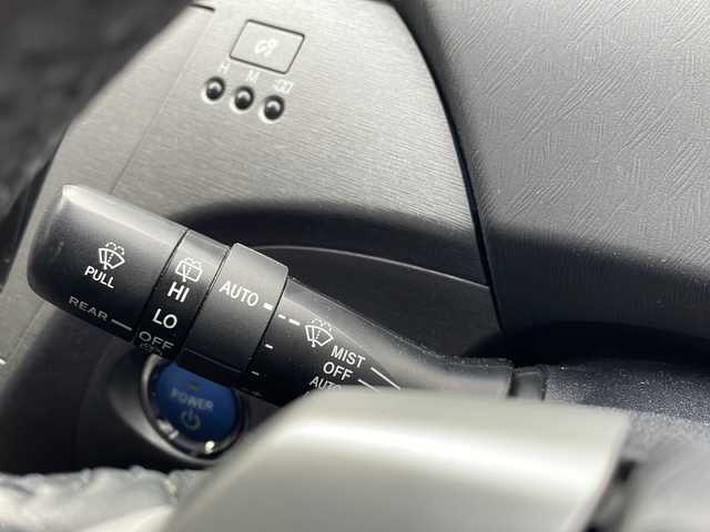 トヨタ プリウス G ツーリングセレ レザーパック 福井県 2013(平25)年 9.5万km ブラック (株)IDOMが運営する【じしゃロン福井店】の自社ローン対象車両になります。こちらは現金またはオートローンご利用時の価格です。自社ローンご希望の方は別途その旨お申付け下さい/純正ナビ（BT接続可・HDMI）/フルセグテレビ/バックカメラ/プリクラッシュセーフティ/レーダークルーズコントロール/ビルトインETC/パワーシート（D席・N席）/シートヒーター（D席・N席）/LEDヘッドライト