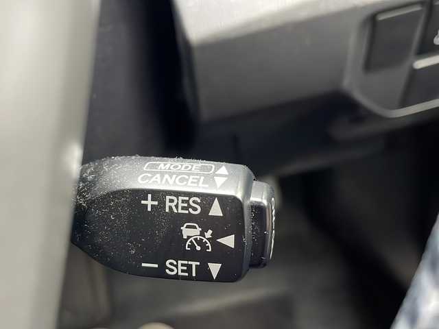 トヨタ プリウス G ツーリングセレ レザーパック 福井県 2013(平25)年 9.5万km ブラック (株)IDOMが運営する【じしゃロン福井店】の自社ローン対象車両になります。こちらは現金またはオートローンご利用時の価格です。自社ローンご希望の方は別途その旨お申付け下さい/純正ナビ（BT接続可・HDMI）/フルセグテレビ/バックカメラ/プリクラッシュセーフティ/レーダークルーズコントロール/ビルトインETC/パワーシート（D席・N席）/シートヒーター（D席・N席）/LEDヘッドライト