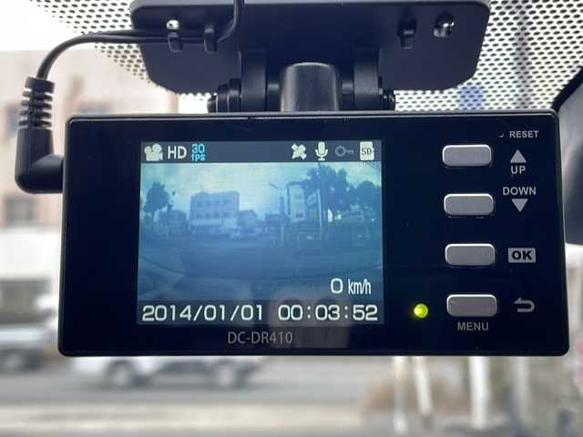 トヨタ プリウス G ツーリングセレ レザーパック 福井県 2013(平25)年 9.5万km ブラック (株)IDOMが運営する【じしゃロン福井店】の自社ローン対象車両になります。こちらは現金またはオートローンご利用時の価格です。自社ローンご希望の方は別途その旨お申付け下さい/純正ナビ（BT接続可・HDMI）/フルセグテレビ/バックカメラ/プリクラッシュセーフティ/レーダークルーズコントロール/ビルトインETC/パワーシート（D席・N席）/シートヒーター（D席・N席）/LEDヘッドライト