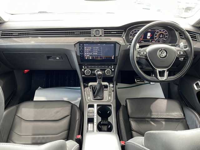 フォルクスワーゲン アルテオン TSI 4モーション エレガンス 神奈川県 2019(平31)年 3.6万km オリックスホワイトパールエフェクト サンルーフ/Dynaudioスピーカー/純正ナビ/（CD/DVD/FM/AM/SD/USB/AUX/BT/フルセグTV)/Android Auto/Apple Car Play/Mirror Link/全方位カメラ/前後ドライブレコーダー/ETC2.0/パドルシフト/アダプティブクルーズコントロール/純正ハンガー/電動リアゲート/電動パーキングブレーキ/ブラインドスポットモニター/前後コーナーセンサー/プリクラッシュ/レーンキープアシスト/D/N席パワーシート（D席メモリシート/全席シートヒーター/革シート/ステアリングヒーター/純正フロアマット/純正アルミホイール/ISOFIX/スペアキー×１/保証書/取扱説明書