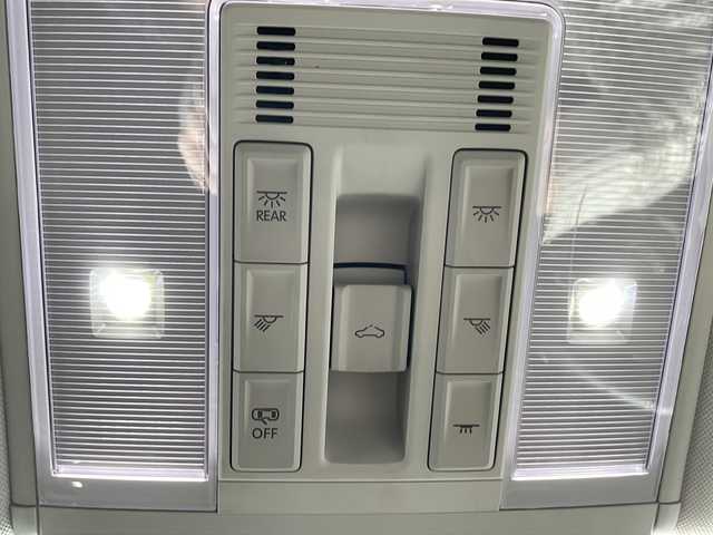 フォルクスワーゲン アルテオン TSI 4モーション エレガンス 神奈川県 2019(平31)年 3.6万km オリックスホワイトパールエフェクト サンルーフ/Dynaudioスピーカー/純正ナビ/（CD/DVD/FM/AM/SD/USB/AUX/BT/フルセグTV)/Android Auto/Apple Car Play/Mirror Link/全方位カメラ/前後ドライブレコーダー/ETC2.0/パドルシフト/アダプティブクルーズコントロール/純正ハンガー/電動リアゲート/電動パーキングブレーキ/ブラインドスポットモニター/前後コーナーセンサー/プリクラッシュ/レーンキープアシスト/D/N席パワーシート（D席メモリシート/全席シートヒーター/革シート/ステアリングヒーター/純正フロアマット/純正アルミホイール/ISOFIX/スペアキー×１/保証書/取扱説明書