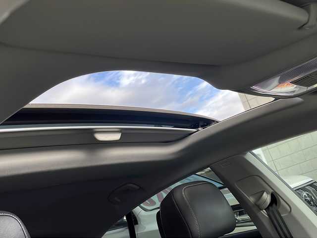 フォルクスワーゲン アルテオン TSI 4モーション エレガンス 神奈川県 2019(平31)年 3.6万km オリックスホワイトパールエフェクト サンルーフ/Dynaudioスピーカー/純正ナビ/（CD/DVD/FM/AM/SD/USB/AUX/BT/フルセグTV)/Android Auto/Apple Car Play/Mirror Link/全方位カメラ/前後ドライブレコーダー/ETC2.0/パドルシフト/アダプティブクルーズコントロール/純正ハンガー/電動リアゲート/電動パーキングブレーキ/ブラインドスポットモニター/前後コーナーセンサー/プリクラッシュ/レーンキープアシスト/D/N席パワーシート（D席メモリシート/全席シートヒーター/革シート/ステアリングヒーター/純正フロアマット/純正アルミホイール/ISOFIX/スペアキー×１/保証書/取扱説明書