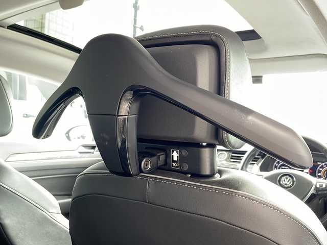 フォルクスワーゲン アルテオン TSI 4モーション エレガンス 神奈川県 2019(平31)年 3.6万km オリックスホワイトパールエフェクト サンルーフ/Dynaudioスピーカー/純正ナビ/（CD/DVD/FM/AM/SD/USB/AUX/BT/フルセグTV)/Android Auto/Apple Car Play/Mirror Link/全方位カメラ/前後ドライブレコーダー/ETC2.0/パドルシフト/アダプティブクルーズコントロール/純正ハンガー/電動リアゲート/電動パーキングブレーキ/ブラインドスポットモニター/前後コーナーセンサー/プリクラッシュ/レーンキープアシスト/D/N席パワーシート（D席メモリシート/全席シートヒーター/革シート/ステアリングヒーター/純正フロアマット/純正アルミホイール/ISOFIX/スペアキー×１/保証書/取扱説明書