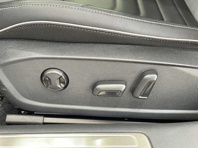 フォルクスワーゲン アルテオン TSI 4モーション エレガンス 神奈川県 2019(平31)年 3.6万km オリックスホワイトパールエフェクト サンルーフ/Dynaudioスピーカー/純正ナビ/（CD/DVD/FM/AM/SD/USB/AUX/BT/フルセグTV)/Android Auto/Apple Car Play/Mirror Link/全方位カメラ/前後ドライブレコーダー/ETC2.0/パドルシフト/アダプティブクルーズコントロール/純正ハンガー/電動リアゲート/電動パーキングブレーキ/ブラインドスポットモニター/前後コーナーセンサー/プリクラッシュ/レーンキープアシスト/D/N席パワーシート（D席メモリシート/全席シートヒーター/革シート/ステアリングヒーター/純正フロアマット/純正アルミホイール/ISOFIX/スペアキー×１/保証書/取扱説明書