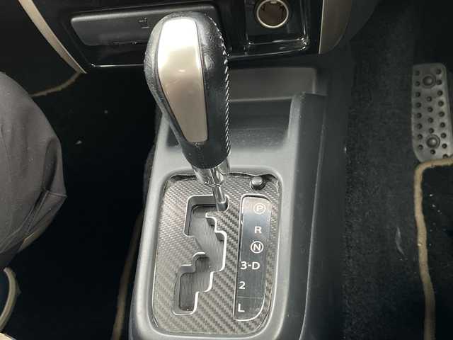 スズキ ジムニー ランドベンチャー 道北・旭川 2018(平30)年 3.1万km クールカーキPM /禁煙車//4WD//社外ナビ/CD/DVD/BT/フルセグ/USB/SD/MSV//ハーフレザーシート//運転席シートヒーター//ミラーヒーター//革巻きステアリング//ステアリングスイッチ//ドライブレコーダー//ETC//フォグランプ//ウィンカーミラー//リモコンキー//保証書//取説