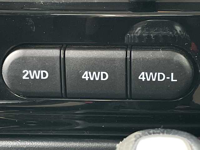 スズキ ジムニー ランドベンチャー 道北・旭川 2018(平30)年 3.1万km クールカーキPM /禁煙車//4WD//社外ナビ/CD/DVD/BT/フルセグ/USB/SD/MSV//ハーフレザーシート//運転席シートヒーター//ミラーヒーター//革巻きステアリング//ステアリングスイッチ//ドライブレコーダー//ETC//フォグランプ//ウィンカーミラー//リモコンキー//保証書//取説