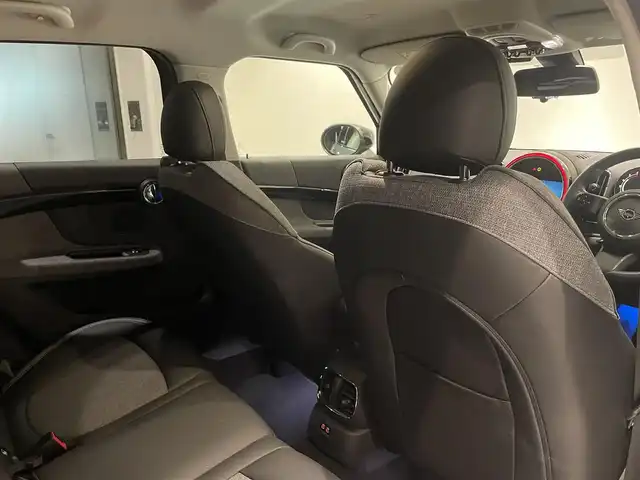 ＭＩＮＩ ＢＭＷ ミニ クロスオーバー クーパー D 愛知県 2023(令5)年 1.2万km 緑Ⅱ 純正ディスプレイオーディオ/Bluetooth/バックカメラ/AppleCarPlay/ACC/インテリジェントセーフティー/ハーフレザー/シートヒーター/コーナーセンサ－/ミラー型ETC/LEDヘッドライト/ドライブレコーダー/プッシュスタート/アイドリングストップ