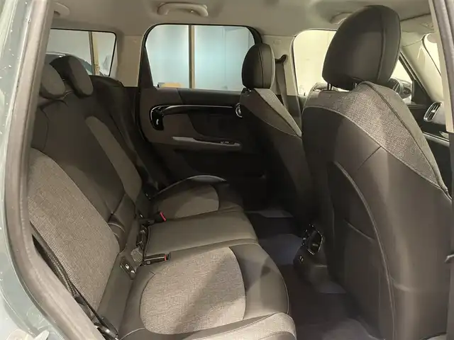 ＭＩＮＩ ＢＭＷ ミニ クロスオーバー クーパー D 愛知県 2023(令5)年 1.2万km 緑Ⅱ 純正ディスプレイオーディオ/Bluetooth/バックカメラ/AppleCarPlay/ACC/インテリジェントセーフティー/ハーフレザー/シートヒーター/コーナーセンサ－/ミラー型ETC/LEDヘッドライト/ドライブレコーダー/プッシュスタート/アイドリングストップ