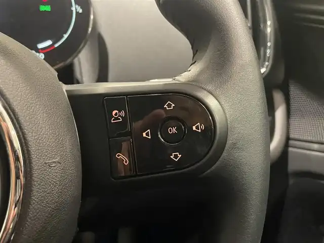 ＭＩＮＩ ＢＭＷ ミニ クロスオーバー クーパー D 愛知県 2023(令5)年 1.2万km 緑Ⅱ 純正ディスプレイオーディオ/Bluetooth/バックカメラ/AppleCarPlay/ACC/インテリジェントセーフティー/ハーフレザー/シートヒーター/コーナーセンサ－/ミラー型ETC/LEDヘッドライト/ドライブレコーダー/プッシュスタート/アイドリングストップ