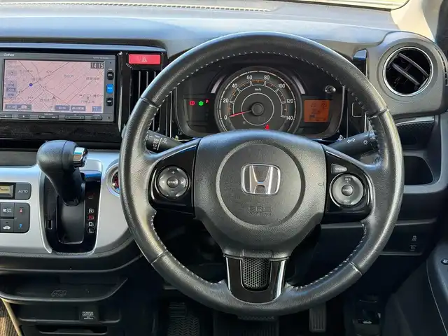 ホンダ Ｎ ＷＧＮ G スタイリッシュパッケージ 滋賀県 2015(平27)年 7.6万km パール ワンオーナー/純正ナビ/　地デジ Bluetooth SD CD  AM FM/バックカメラ/クルーズコントロール/純正ディスチャージヘッドランプ/純正フロアマット/純正ドアバイザー/純正14インチアルミホイル/革巻きステアリング/オートリトラミラー/ドアミラーウィンカー/スタイリッシュインテリア/プラズマクラスターオートエアコン/ハーフシェイド・フロントウィンドウ/IRカット/スマートキー×2/プッシュスタート/