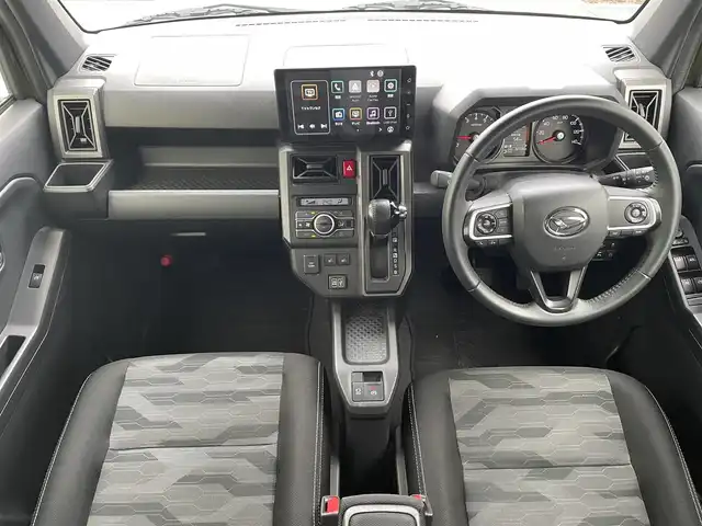 ダイハツ タフト G ターボ クロムベンチャー 滋賀県 2021(令3)年 2.7万km フォレストカーキメタリック ガソリン/4WD(F4)/CVT/ガラスルーフ/ディスプレイオーディオ/（FM/AM/ワンセグ/USB/Apple car play/Bluetooth）/レーンキープ/D/N席シートヒーター/電子パーキングアシスト/電動ブレーキホールド/ETC/ドライブレコーダー（前後）/プリクッラッシュ/横滑り防止/クルーズコントロール/オートライト/オートハイビーム/LEDヘッドライト/革巻きステアリング/電動ミラー/アイドリングストップ/冬用タイヤ積込み
