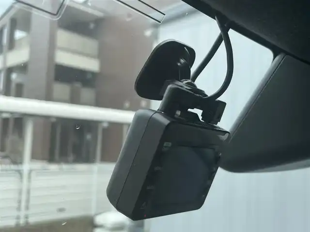 ダイハツ タフト G ターボ クロムベンチャー 滋賀県 2021(令3)年 2.7万km フォレストカーキメタリック ガソリン/4WD(F4)/CVT/ガラスルーフ/ディスプレイオーディオ/（FM/AM/ワンセグ/USB/Apple car play/Bluetooth）/レーンキープ/D/N席シートヒーター/電子パーキングアシスト/電動ブレーキホールド/ETC/ドライブレコーダー（前後）/プリクッラッシュ/横滑り防止/クルーズコントロール/オートライト/オートハイビーム/LEDヘッドライト/革巻きステアリング/電動ミラー/アイドリングストップ/冬用タイヤ積込み