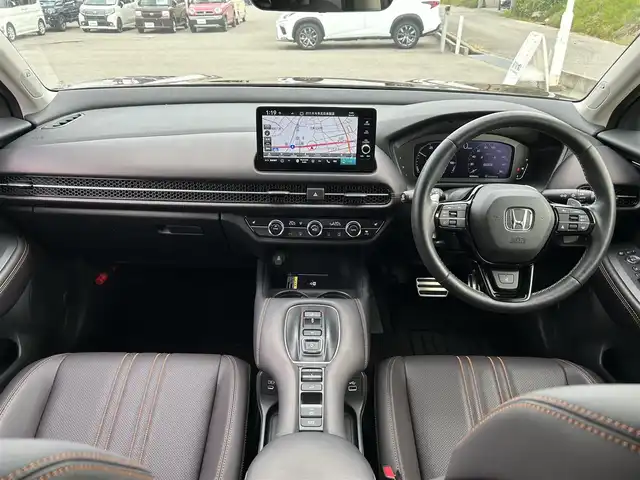 ホンダ ＺＲ－Ｖ ハイブリッド 富山県 2022(令4)年 2.2万km アーバンチタニウムメタリック レザーシート／/純正１１．４インチナビ／/アラウンドビューモニター／/フルセグＴＶ／/Ｂｌｕｅｔｏｏｔｈ／/ＡｐｐｌｅＣａｒＰｌａｙ／/ａｎｄｒｏｉｄａｕｔｏ／/シートヒーター／/パワーシート/パワーバックドア／/ＢＯＳＥスピーカー／/ＥＴＣ２．０