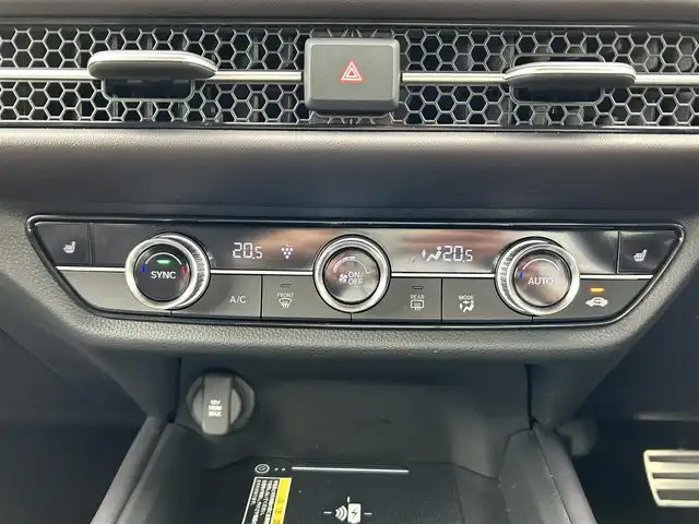 ホンダ ＺＲ－Ｖ ハイブリッド 富山県 2022(令4)年 2.2万km アーバンチタニウムメタリック レザーシート／/純正１１．４インチナビ／/アラウンドビューモニター／/フルセグＴＶ／/Ｂｌｕｅｔｏｏｔｈ／/ＡｐｐｌｅＣａｒＰｌａｙ／/ａｎｄｒｏｉｄａｕｔｏ／/シートヒーター／/パワーシート/パワーバックドア／/ＢＯＳＥスピーカー／/ＥＴＣ２．０