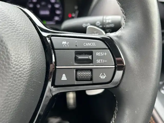 ホンダ ＺＲ－Ｖ ハイブリッド 富山県 2022(令4)年 2.2万km アーバンチタニウムメタリック レザーシート／/純正１１．４インチナビ／/アラウンドビューモニター／/フルセグＴＶ／/Ｂｌｕｅｔｏｏｔｈ／/ＡｐｐｌｅＣａｒＰｌａｙ／/ａｎｄｒｏｉｄａｕｔｏ／/シートヒーター／/パワーシート/パワーバックドア／/ＢＯＳＥスピーカー／/ＥＴＣ２．０