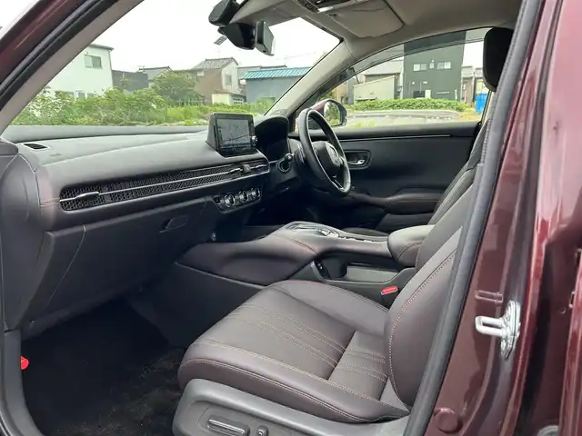 ホンダ ＺＲ－Ｖ ハイブリッド 富山県 2022(令4)年 2.2万km アーバンチタニウムメタリック レザーシート／/純正１１．４インチナビ／/アラウンドビューモニター／/フルセグＴＶ／/Ｂｌｕｅｔｏｏｔｈ／/ＡｐｐｌｅＣａｒＰｌａｙ／/ａｎｄｒｏｉｄａｕｔｏ／/シートヒーター／/パワーシート/パワーバックドア／/ＢＯＳＥスピーカー／/ＥＴＣ２．０