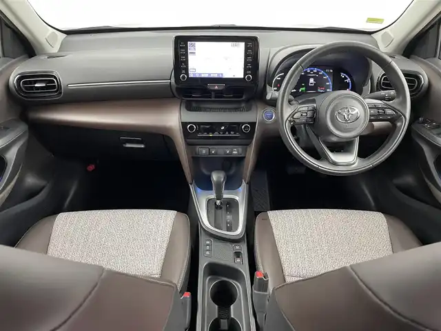 トヨタ ヤリスクロス ハイブリッド Z 埼玉県 2022(令4)年 1.1万km ブラックマイカ 純正ナビ/フルセグTV/全方位カメラ/パワーシート/ドライブレコーダー/ハーフレザー/シートヒーター/純正18インチアルミホイール/オートマチックハイビーム/オートライト/ビルトインETC2.0
