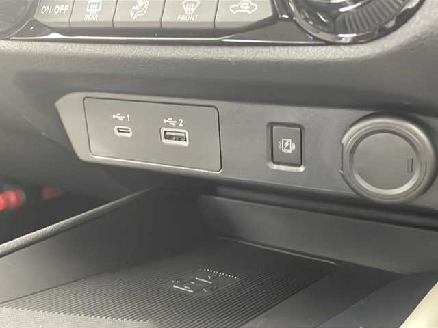 日産 ノート 栃木県 2022(令4)年 0.7万km ピュアホワイトパール 純正メーカーナビ/（AppleCarPlay/AndroidAuto/AM・FM/フルセグ/BT）/ビルトインETC2.0/プロパイロット/エマージェンシーブレーキ/車線逸脱警報/後側方車両検知/速度標識表示/ふらつき防止/アラウンドビューモニター/ブラインドスポットモニター/全周囲カメラ/置くだけ充電/電動格納ミラー/純正ホイール/純正フロアマット/プッシュスタート/スマートキー