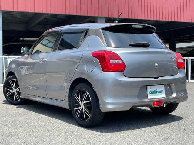 スズキ スイフト HYBRID RS 神奈川県 2017(平29)年 5.7万km プレミアムシルバーメタリック セーフティパッケージ装着車/純正メモリーナビ【KXM-E502W】			/・DTV/SD/CD/DVD/BT/バックカメラ/D席シートヒーター/アイドリングストップ/ETC/デュアルブレーキサポート/車線逸脱警報/アダプティブクルーズコントロール/社外16インチAW/純正LEDヘッドライト/フォグランプ/プッシュEgスタート/ストップ/スマートキー×2/ターンランプ付電動格納ドアミラー/ドアバイザー/純正フロアマット/取扱説明書/ナビ取扱説明書/新車時保証書