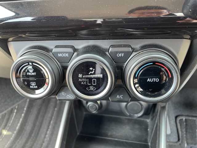 スズキ スイフト HYBRID RS 神奈川県 2017(平29)年 5.7万km プレミアムシルバーメタリック セーフティパッケージ装着車/純正メモリーナビ【KXM-E502W】			/・DTV/SD/CD/DVD/BT/バックカメラ/D席シートヒーター/アイドリングストップ/ETC/デュアルブレーキサポート/車線逸脱警報/アダプティブクルーズコントロール/社外16インチAW/純正LEDヘッドライト/フォグランプ/プッシュEgスタート/ストップ/スマートキー×2/ターンランプ付電動格納ドアミラー/ドアバイザー/純正フロアマット/取扱説明書/ナビ取扱説明書/新車時保証書